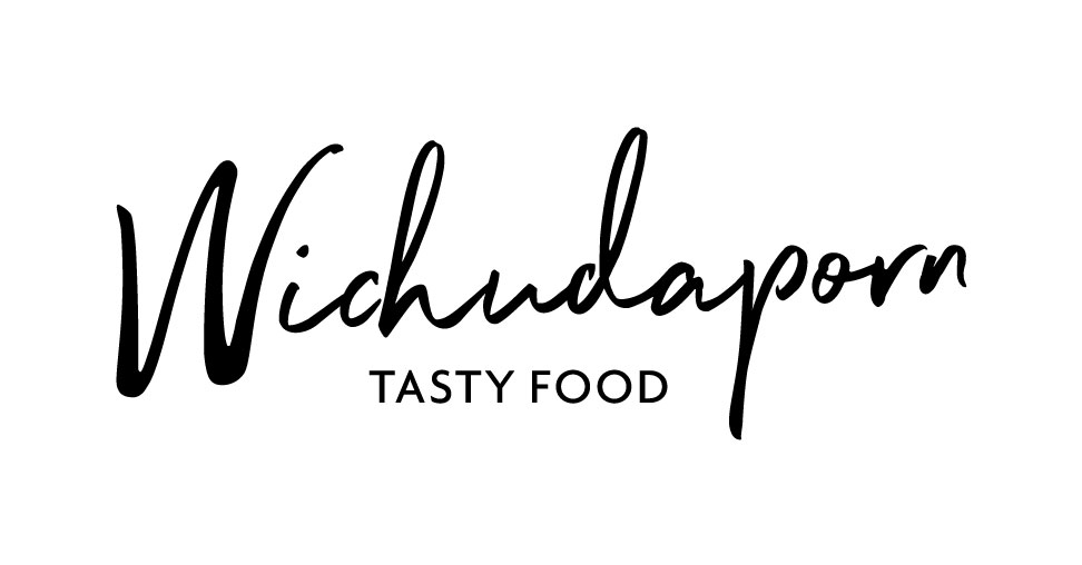 Wichudaporn Logo vit med svart platta